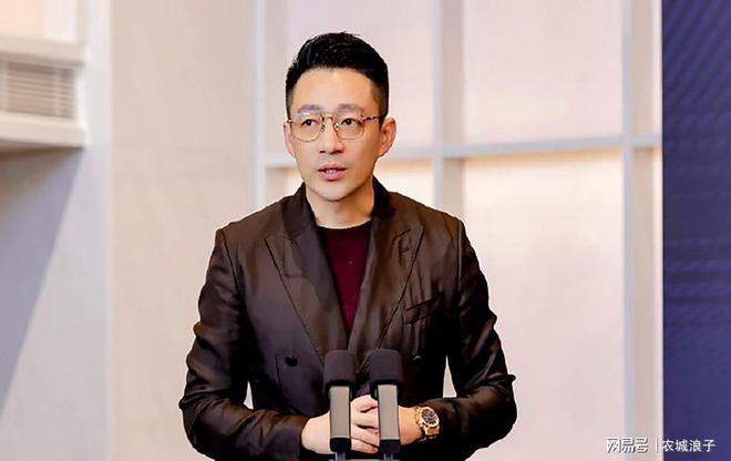 玥儿越来越开朗！汪小菲高兴极了大S女儿带3名同学到家里游泳小(图3)